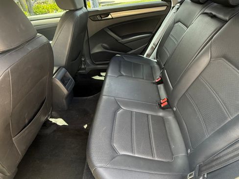 Used 2015 Volkswagen Passat 1.8T Wolfsburg Edition FWD image 10