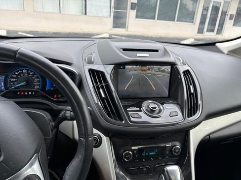 Used 2015 Ford C-MAX SEL w/ Equipment Group 302A FWD image 6
