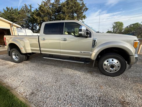 Used 2017 Ford F450 Lariat w/ Lariat Ultimate Package AWD/4WD image 25