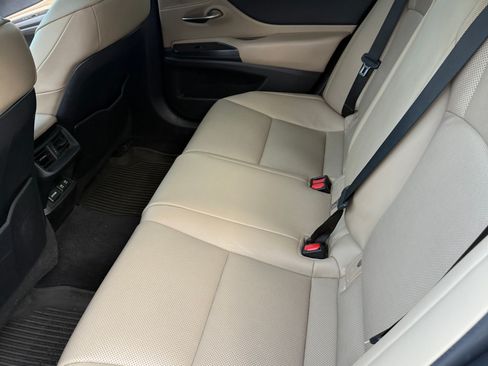 Used 2021 Lexus ES 350 w/ Premium Package image 18