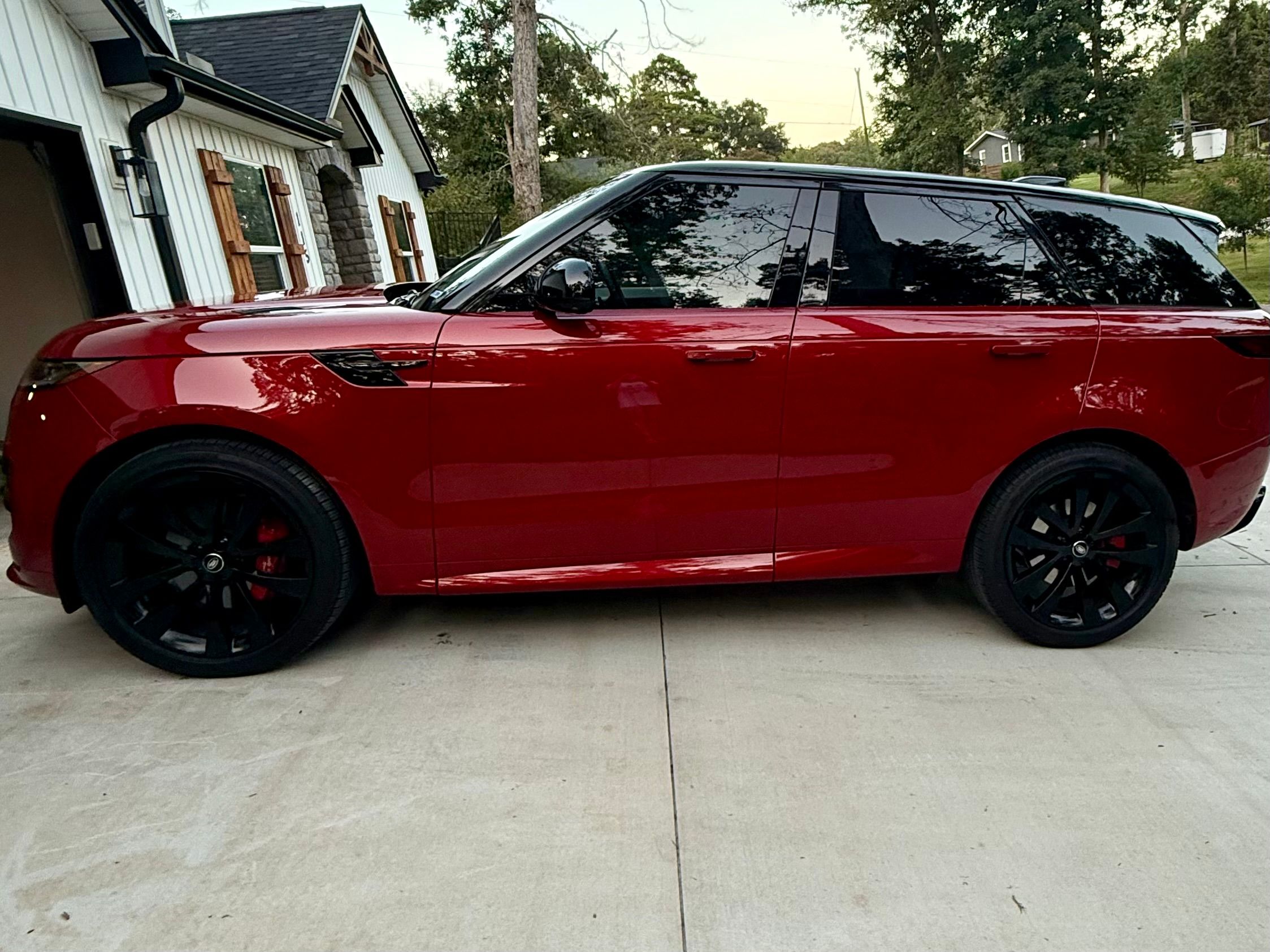 Used 2025 Land Rover Range Rover Sport Dynamic SE AWD/4WD image 5