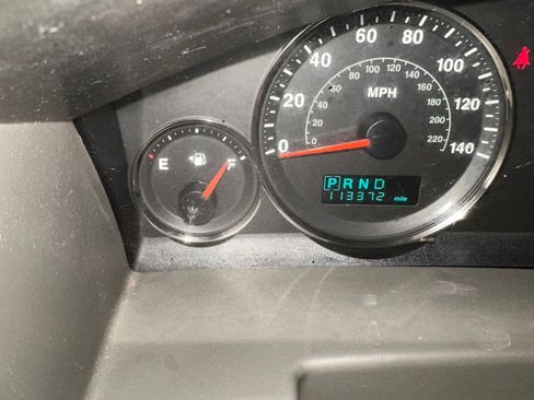 Used 2006 Jeep Commander 4WD image 8