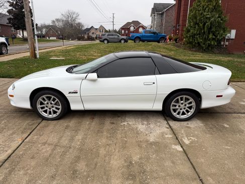 Used 2001 Chevrolet Camaro Z28 w/ Preferred Equipment Group 2 image 9