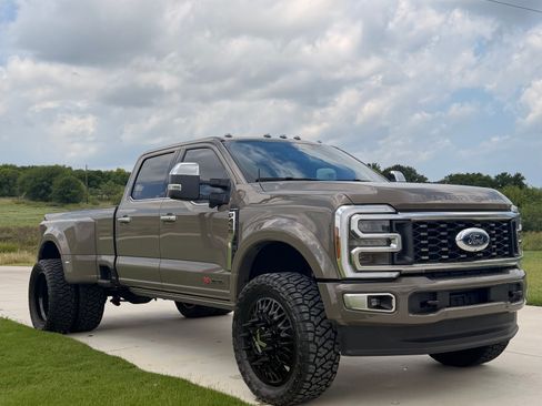 Used 2026 Ford F450 Platinum w/ Platinum Plus Package AWD/4WD image 1