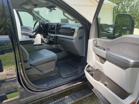 Used 2024 Ford F250 XLT w/ FX4 Off-Road Package AWD/4WD image 6
