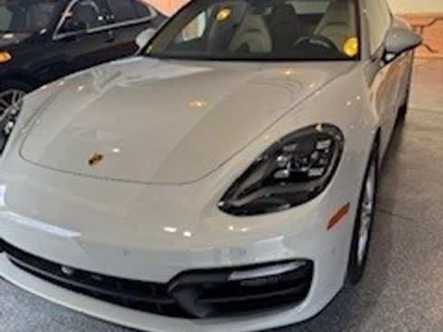Used 2021 Porsche Panamera image 10