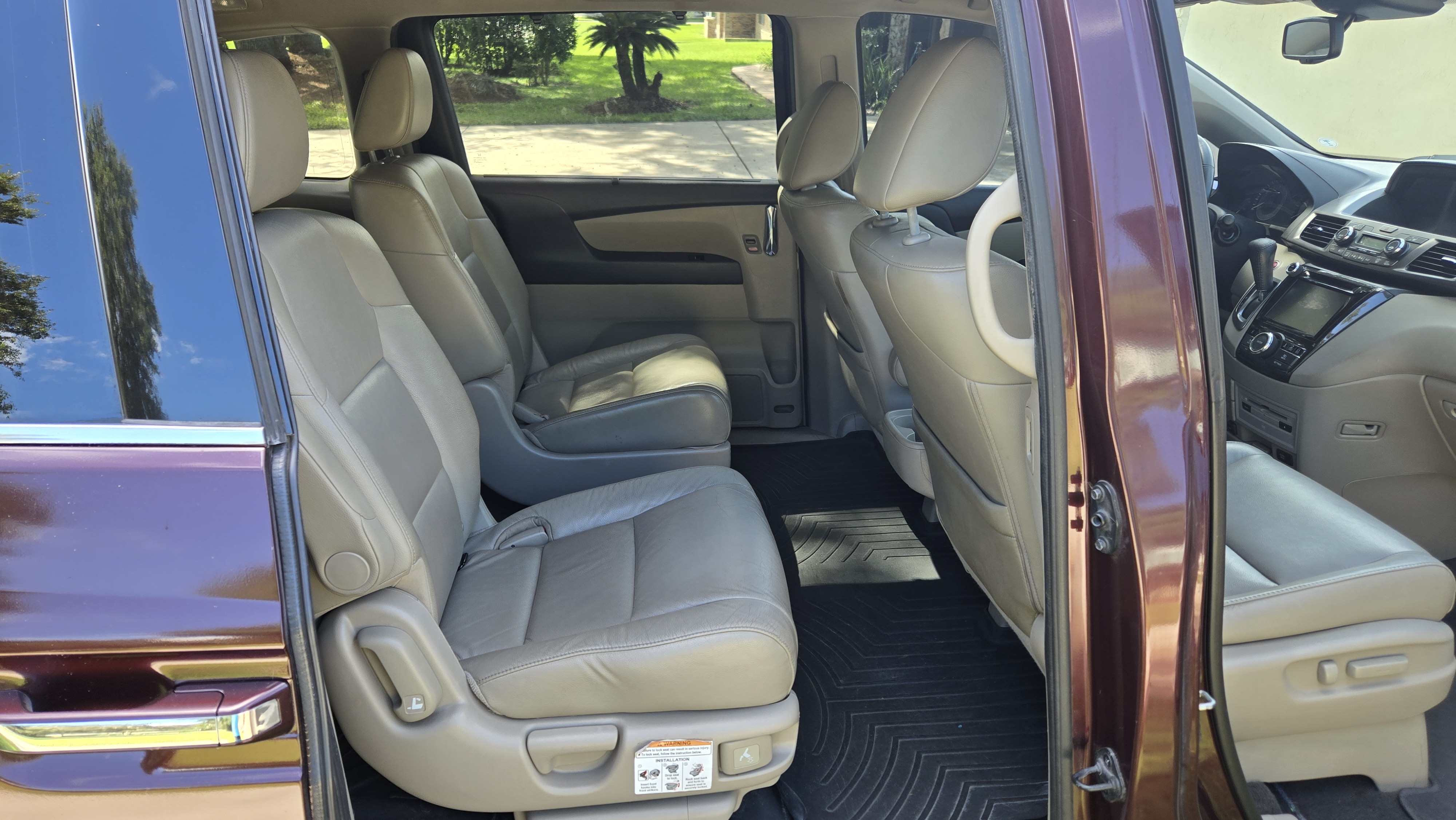 Used 2014 Honda Odyssey Touring Elite image 2