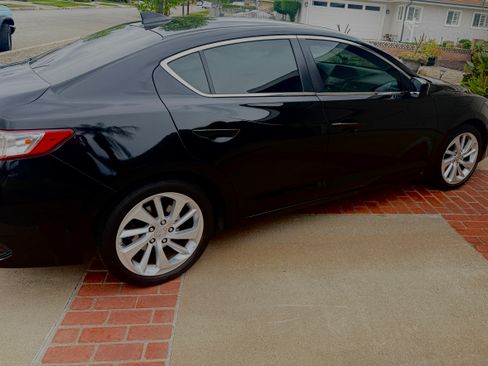 Used 2017 Acura ILX image 1