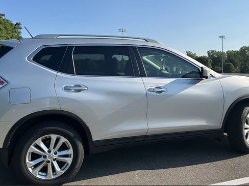 Used 2016 Nissan Rogue SV w/ SV Premium Package AWD/4WD image 16