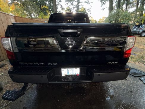 Used 2019 Nissan Titan Platinum Reserve w/ Platinum Utility Package image 5