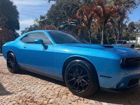 Used 2016 Dodge Challenger R/T w/ Blacktop Package image 8