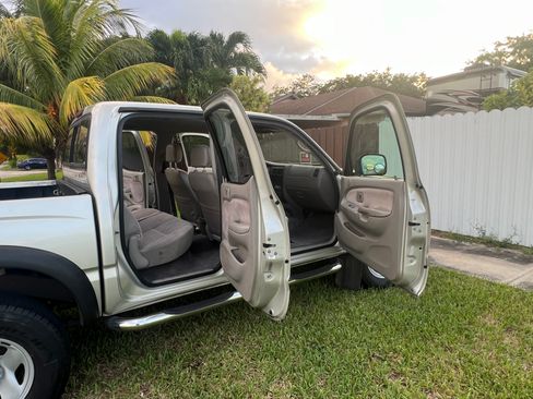 Used 2004 Toyota Tacoma PreRunner image 15