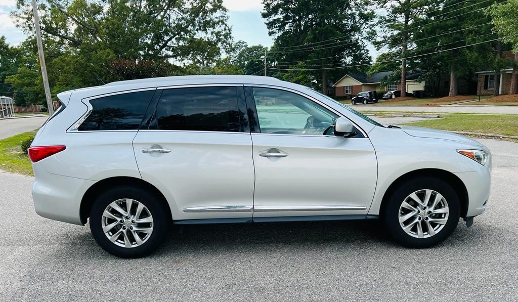 Used 2013 INFINITI JX35 FWD w/ Premium Pkg image 2