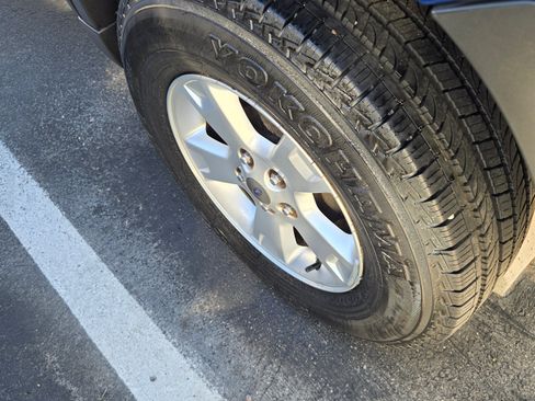 Used 2007 Ford Escape XLT image 19