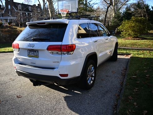 Used 2015 Jeep Grand Cherokee Limited w/ Luxury Group II image 8