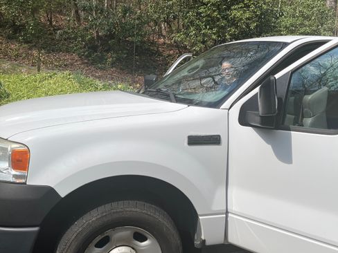 Used 2007 Ford F150 XL image 2