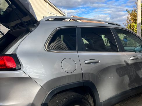 Used 2017 Jeep Cherokee Latitude w/ True North Edition image 6