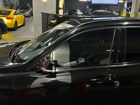 Used 2017 BMW 330i xDrive Wagon AWD/4WD image 2