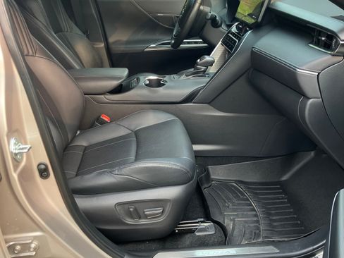 Used 2021 Toyota Venza Limited w/ Advanced Technology Package AWD/4WD image 15