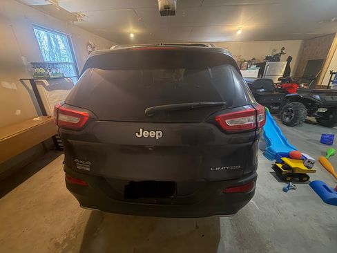 Used 2016 Jeep Cherokee Limited image 14