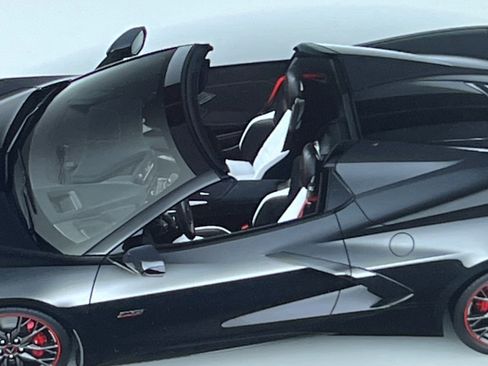 Used 2023 Chevrolet Corvette Stingray Premium Conv w/ Z51 Performance Package image 17