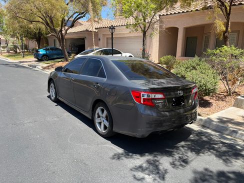 Used 2012 Toyota Camry SE FWD image 4