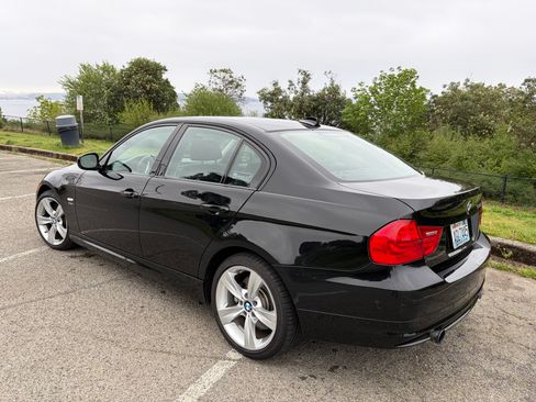 Used 2011 BMW 335i xDrive Sedan AWD/4WD image 5