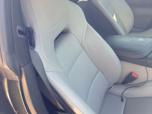 Used 2019 Chevrolet Corvette Stingray Coupe w/ 1LT RWD image 16