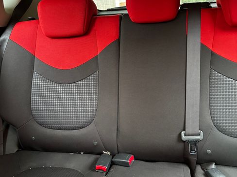 Used 2010 Kia Soul Sport FWD image 11