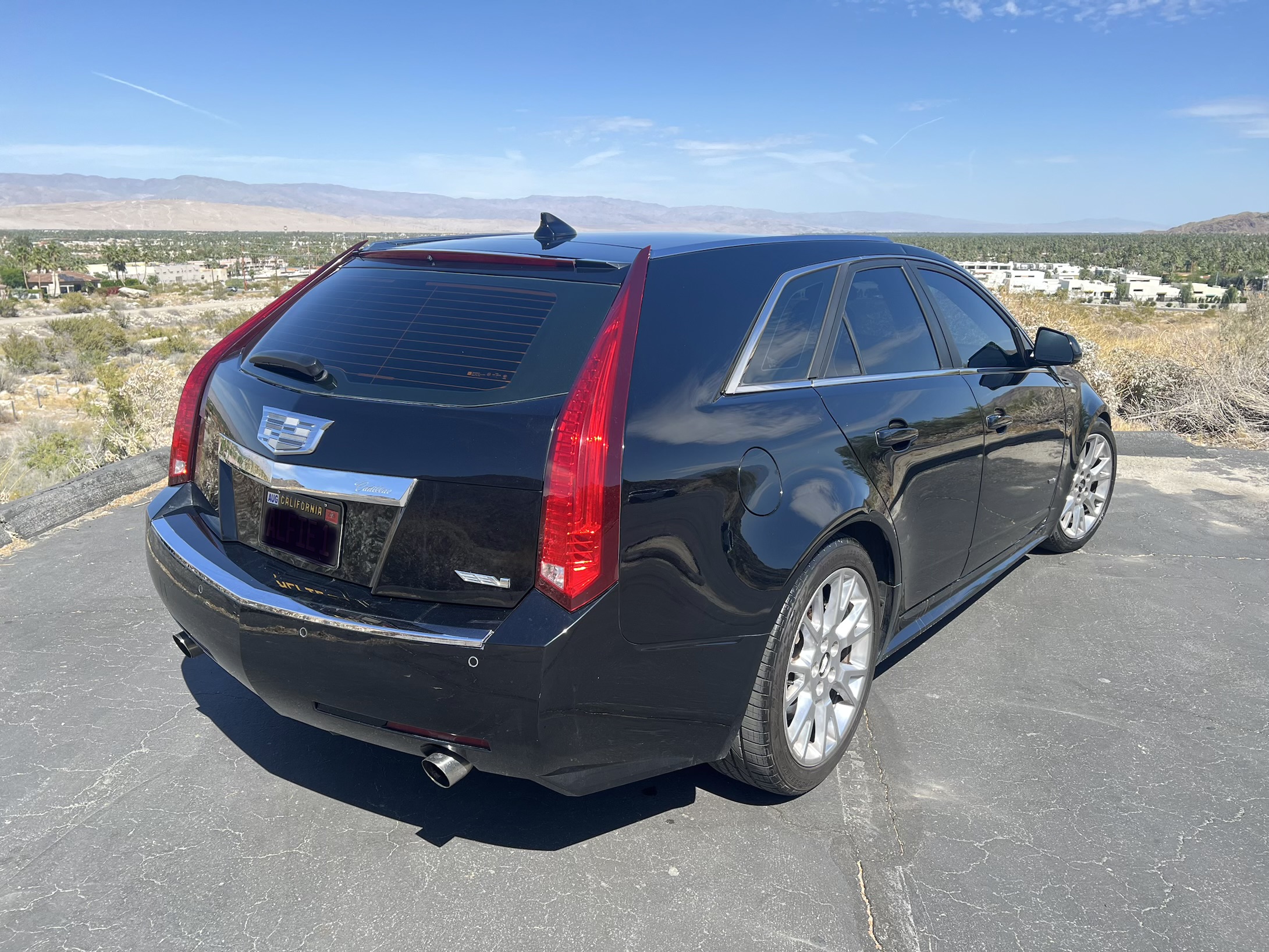 Used 2010 Cadillac CTS Premium RWD image 14
