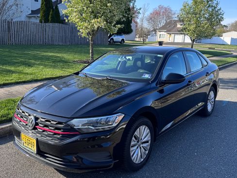 Used 2019 Volkswagen Jetta S w/ Driver Assistance Package image 1