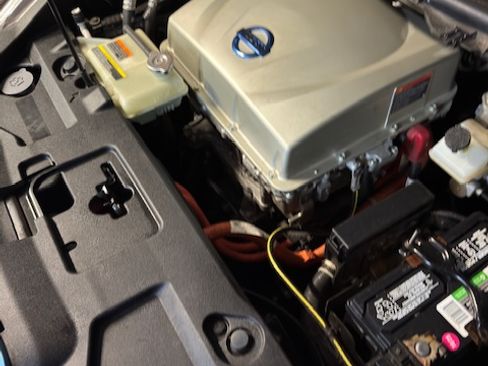 Used 2015 Nissan Leaf SL FWD image 11