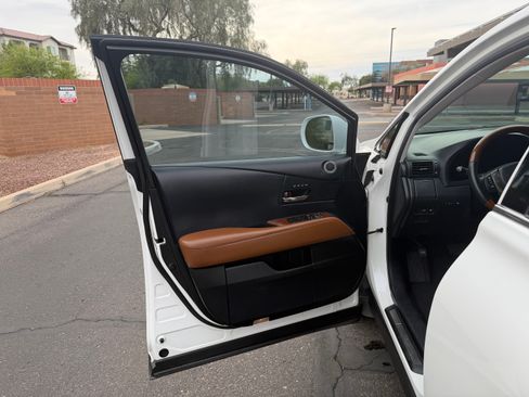 Used 2013 Lexus RX 450h FWD w/ Navigation Pkg image 16