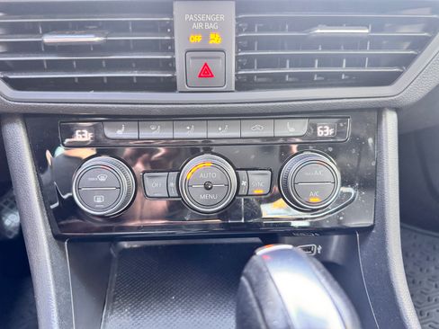 Used 2019 Volkswagen Jetta SE image 13