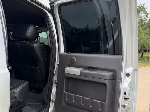 Used 2015 Ford F250 Lariat w/ Lariat Ultimate Package AWD/4WD image 28