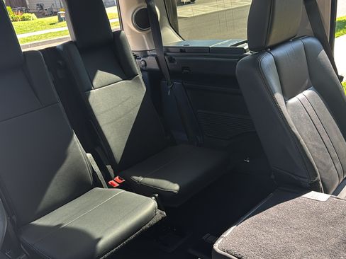Used 2015 Land Rover LR4 HSE AWD/4WD image 11