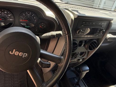 Used 2009 Jeep Wrangler X AWD/4WD image 10