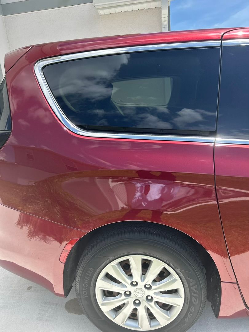 Used 2020 Chrysler Voyager L FWD image 8