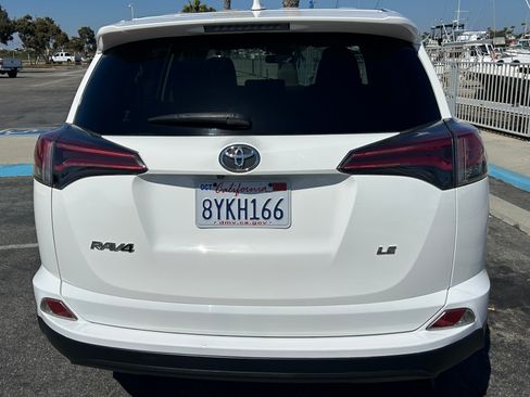Used 2018 Toyota RAV4 LE w/ All Weather Liner Package FWD image 6