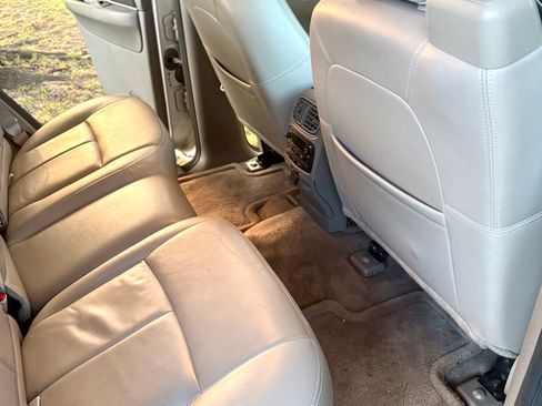 Used 2008 GMC Envoy SLT w/ Sun And 6-Disc Cd Package RWD image 6