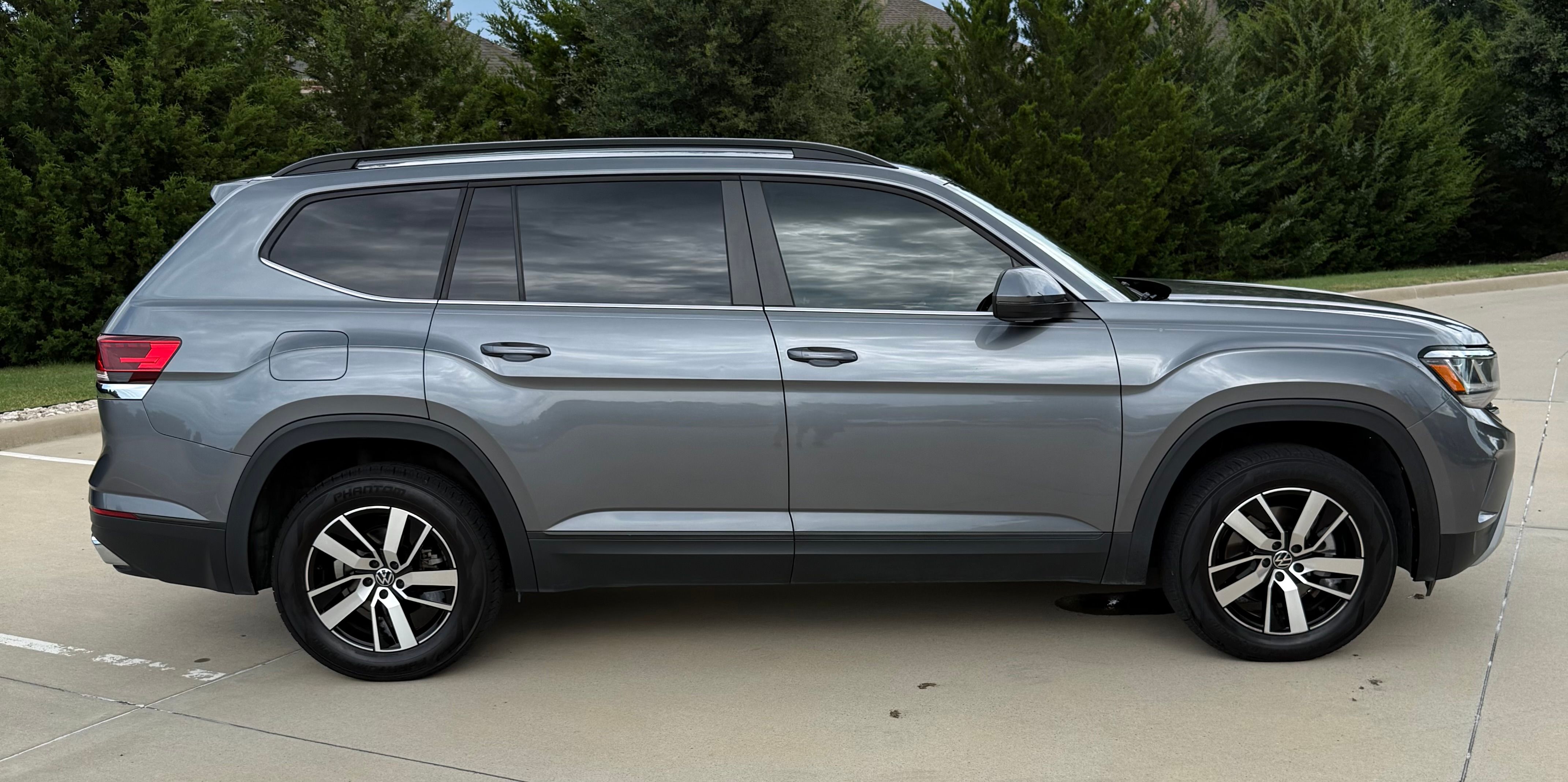 Used 2022 Volkswagen Atlas SE FWD image 1