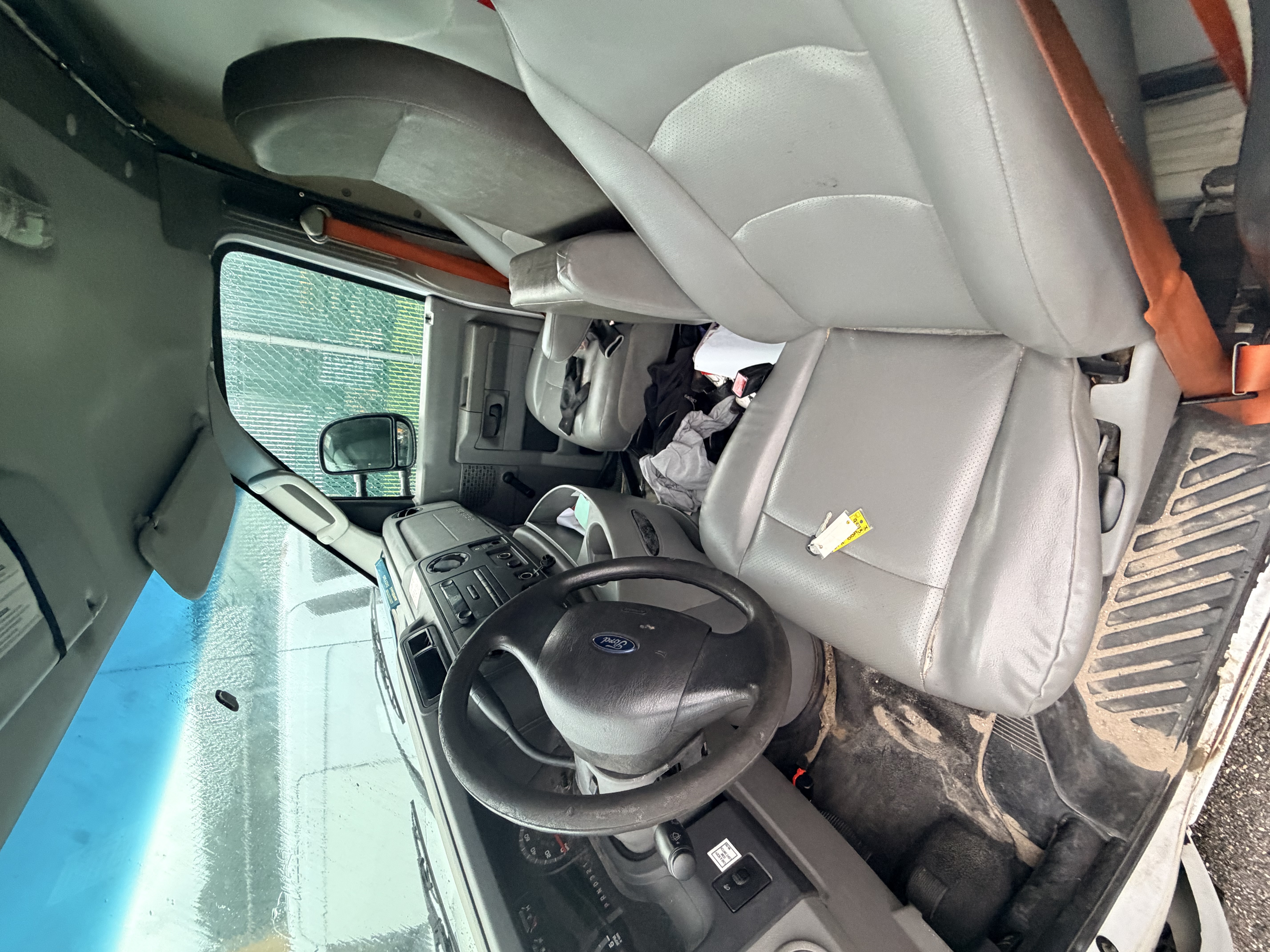 Used 2015 Ford E-350 and Econoline 350 Super Duty RWD image 6