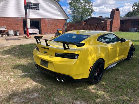 Used 2018 Chevrolet Camaro ZL1 RWD image 5
