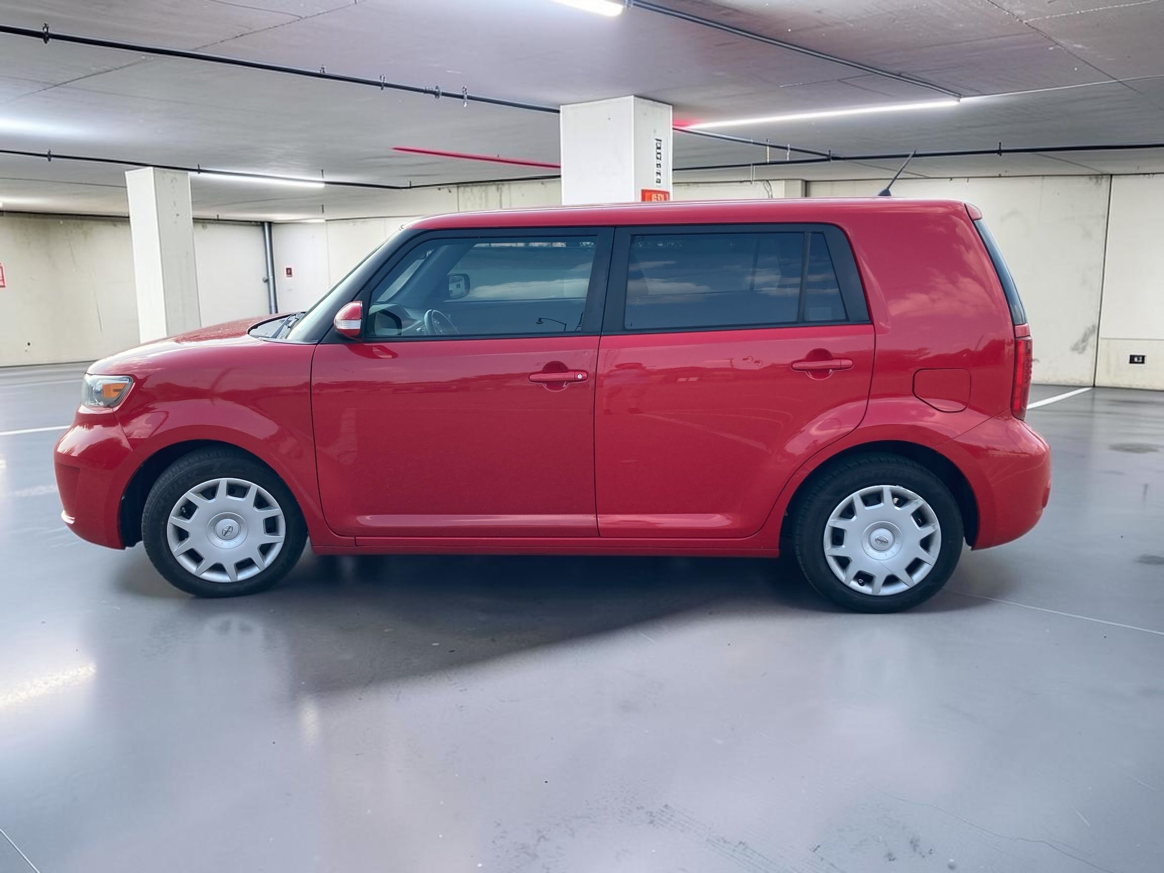 Used 2009 Scion xB w/ Release Series 6.0 FWD image 2