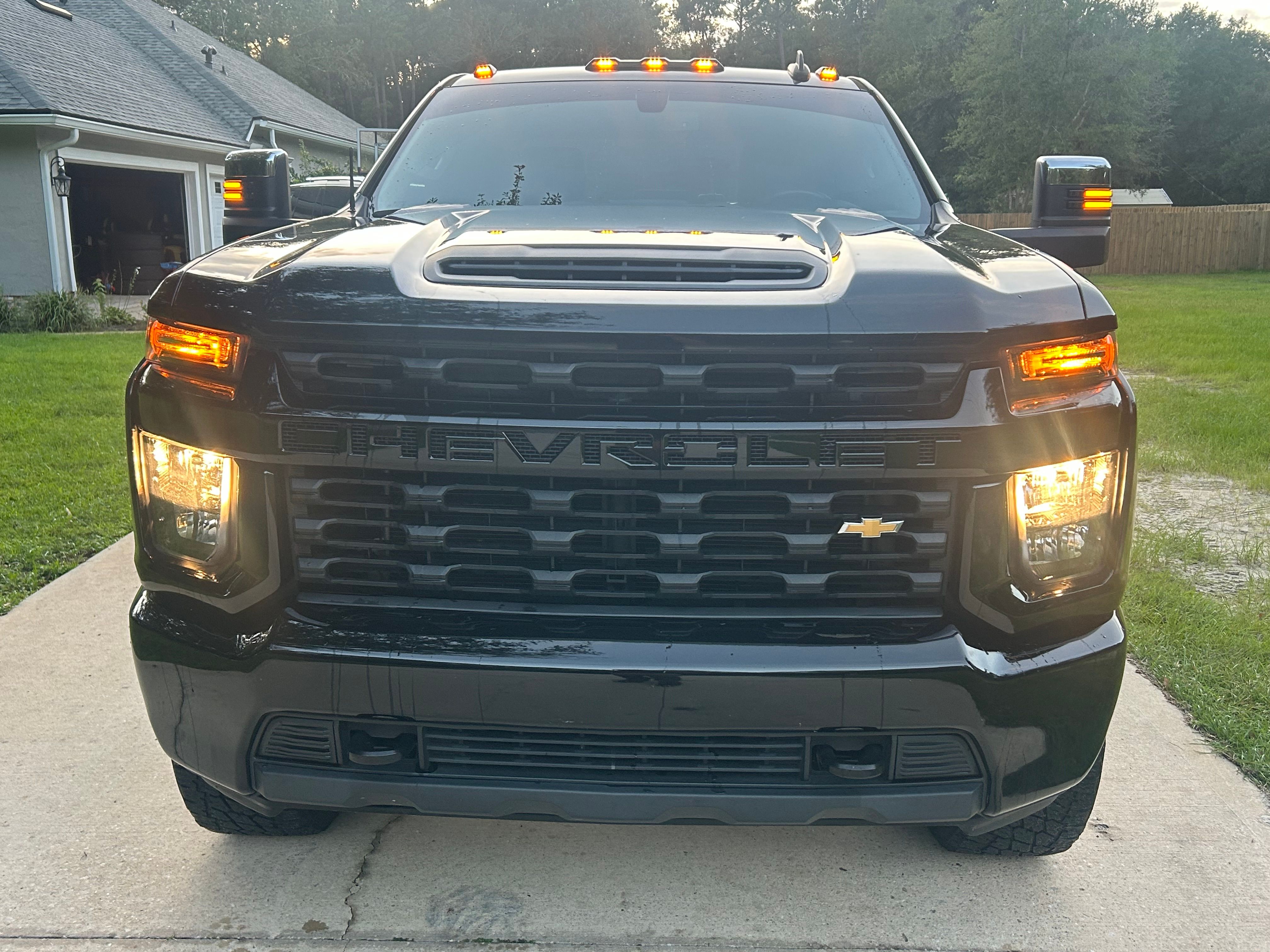 Used 2021 Chevrolet Silverado 2500 Custom w/ Custom Value Package AWD/4WD image 2