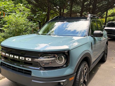 Used 2022 Ford Bronco Sport Outer Banks w/ Tech Package AWD/4WD image 4