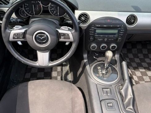 Used 2010 MAZDA MX-5 Miata Touring RWD image 9