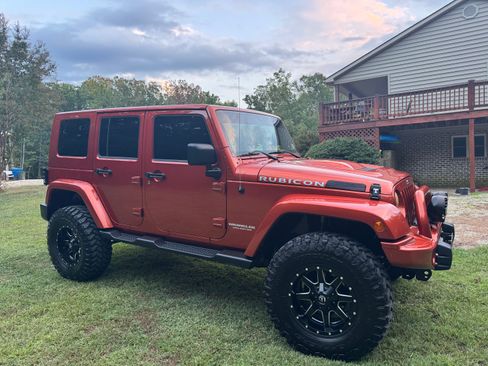 Used 2009 Jeep Wrangler Unlimited Rubicon w/ Dual Top Group AWD/4WD image 2