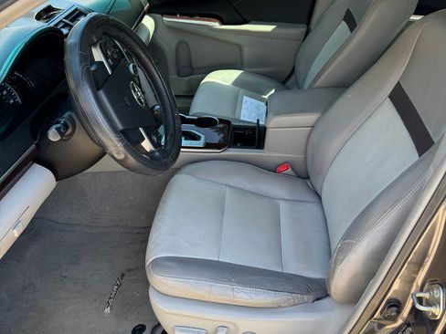 Used 2014 Toyota Camry XLE image 2