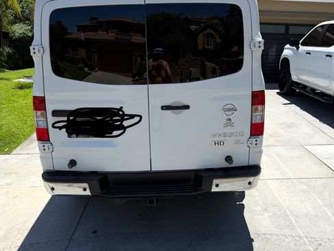 Used 2015 Nissan NV 3500 SL w/ Technology Package RWD image 4